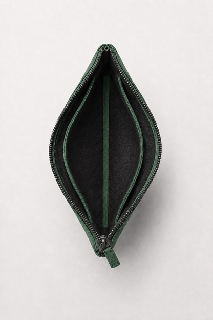 Alcantara Clutch Bag Mitternachtsgrün