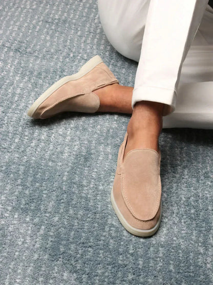 Klassischer Wildleder Slipper Beige