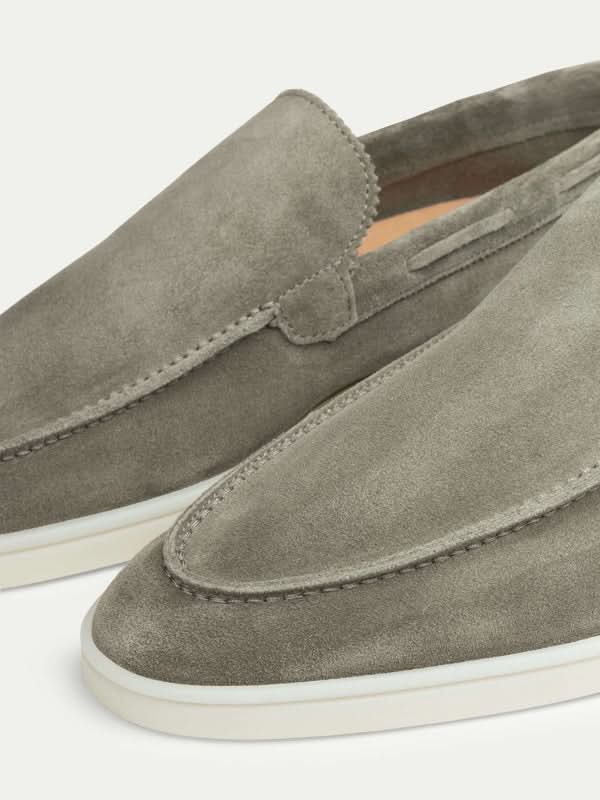 Klassischer Wildleder Slipper Olivgrün